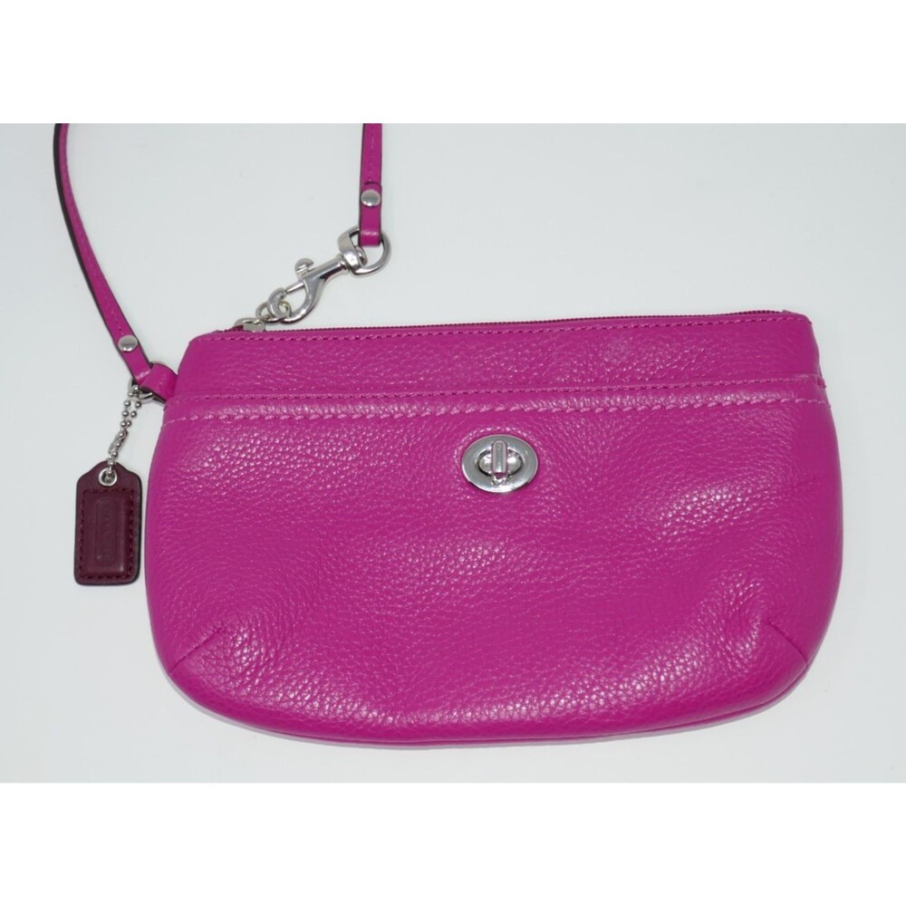 Coach Park Bright Magenta Pebbled Leather Medium Turn Lock Wristlet F49472 - Picture 2 of 13